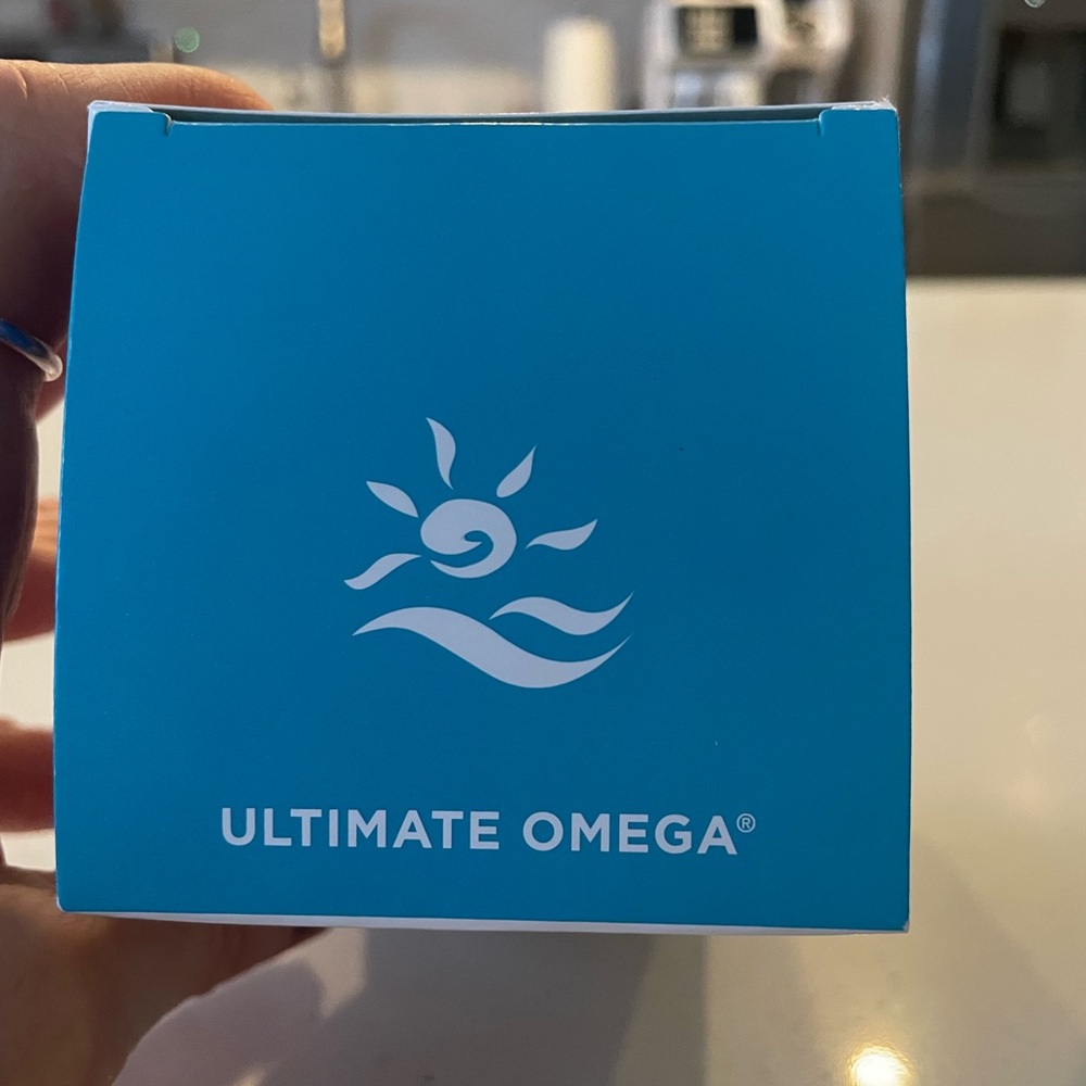 Ultimate Omega Supplement - White and Blue - Picture 5 of 5